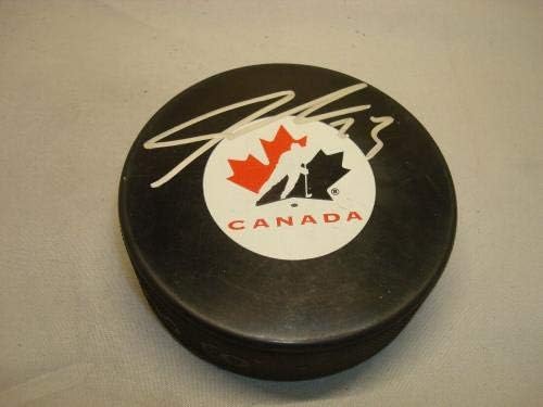 Sean Monahan potpisao tim Kanada Hockey Puck Flames Autographed PSA / DNK COA 1D-Autographed NHL Pucks