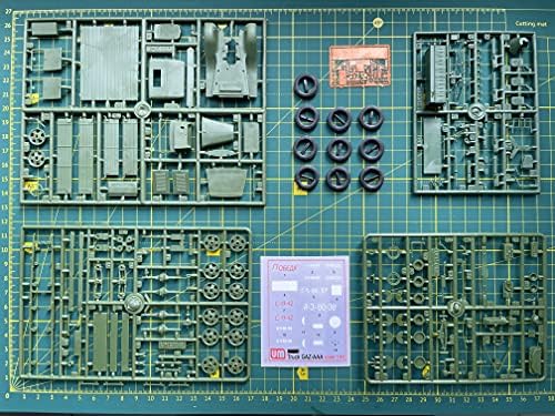 Unimodel GAZ-AAA sa četverokrevetnim anti-avionskim svjetskom svjetskom ratnom svjetlom 148 ljestvice plastični model komplet Unimodel